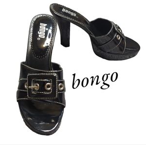BONGO glossy black chunk 4" heel faux buckle top, size 8 sandals!